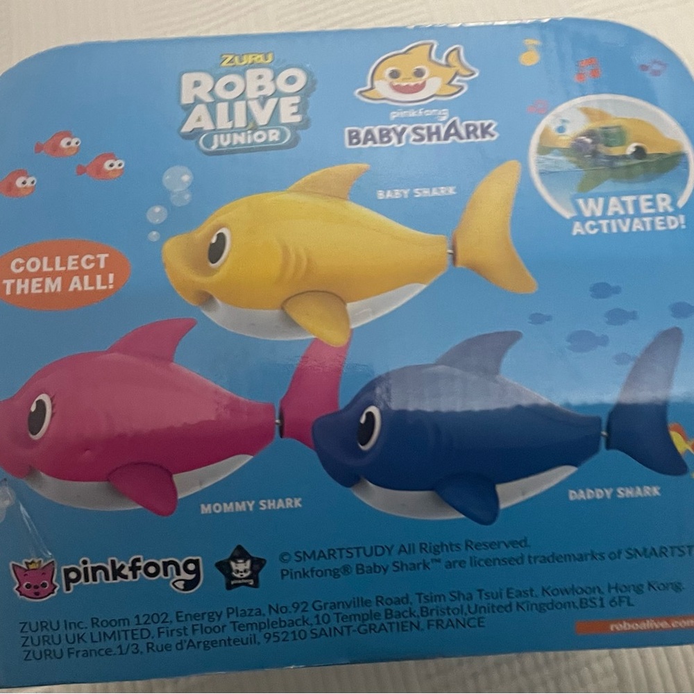 Pinkfong Baby Shark Sing & Swim Bath Toy - Pink NEW - Picture 3 of 4